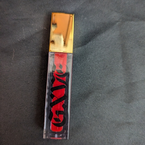 GXVE Me Your Yours Long Wear Lipstick - Picture 3 of 5